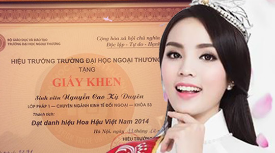 Hoa hậu Nguyễn Cao Kỳ Duyên khoe giấy khen do Trường ĐH Ngoại Thương tặng 