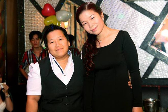 Cô gái Việt kiều bỏ công việc nghìn đô về nước 'cưới vợ'
