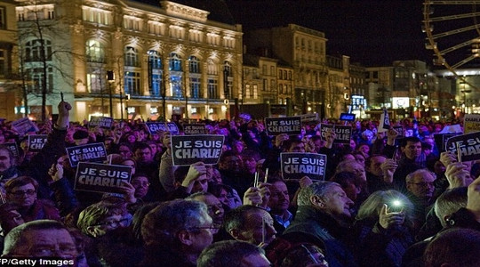Người Ả Rập lên án báo Charlie Hebdo sau vụ khủng bố tại Paris