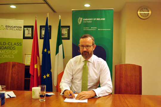 Lời khuyên của Đại sứ Ireland tại Việt Nam dành cho LGBT Việt