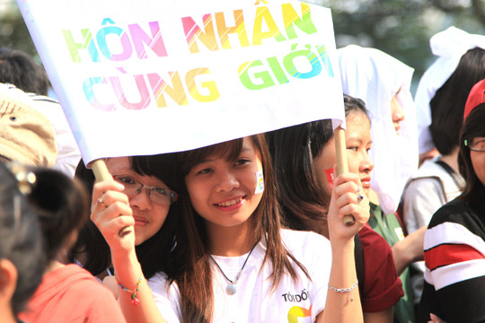 Gia đình đồng tính: Chuyện vẫn còn lạ ở Việt Nam