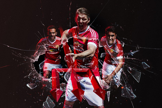 Schweinsteiger cầm đinh ba phá phách trong màu áo Man Utd