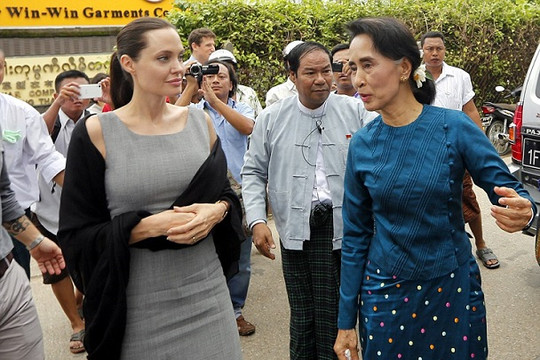 Angelina Jolie gặp lãnh tụ đối lập Aung San Suu Kyi