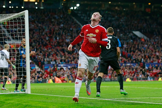 Rooney không vui vẻ khi Depay tỏa sáng