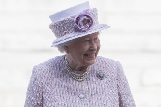 Ngắm bộ sưu tập mũ của Nữ hoàng Elizabeth II