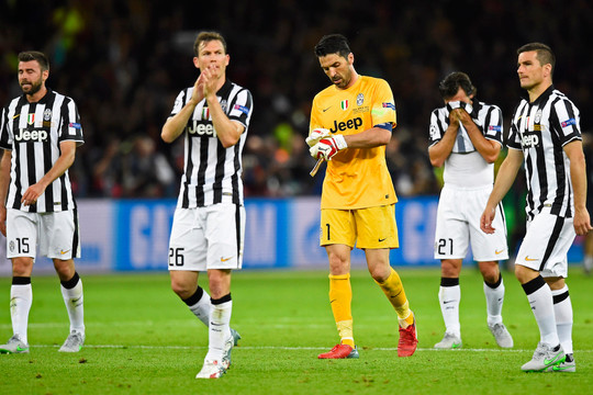 Juventus có dấu hiệu sụp đổ: Trạng chết Chúa cũng băng hà!