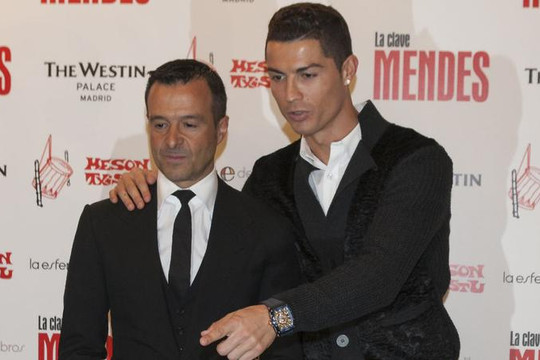 Cristiano Ronaldo tặng đảo Hy Lạp làm quà cưới cho người đại diện 