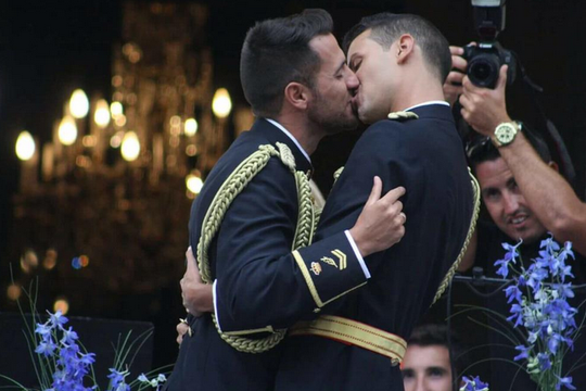 Tây Ban Nha: Đám cưới đồng tính đầu tiên trong ngành cảnh sát