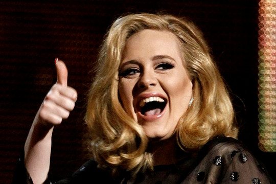 Adele phá vỡ mọi kỷ lục với 'Hello'