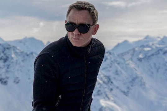 'Cơn bão' James Bond 007 càn quét phòng vé thế giới