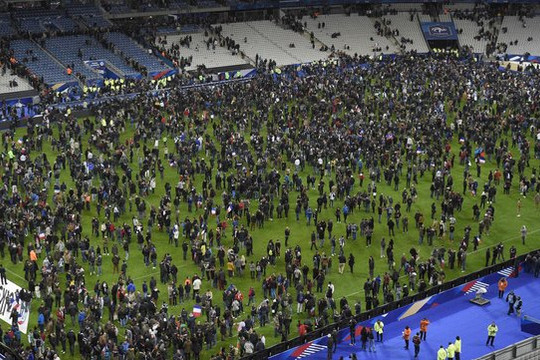 Hình ảnh hiện trường vụ tấn công khủng bố liên hoàn tại Paris