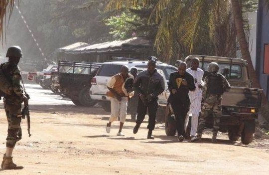 Khủng bố tại khách sạn Mali: 27 nạn nhân thiệt mạng