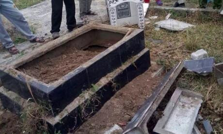 Quảng Ninh: Nhiều ngôi mộ bị đào trộm giữa ban ngày