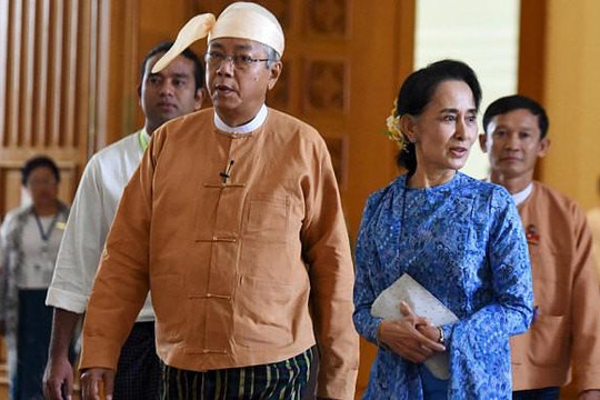 Myanmar: Bà Aung San Suu Kyi cùng lúc làm bộ trưởng 4 bộ
