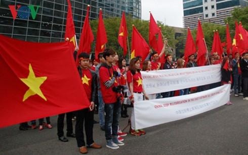Người Việt tại Hàn Quốc biểu tình chống sự bá quyền của Trung Quốc trên Biển Đông