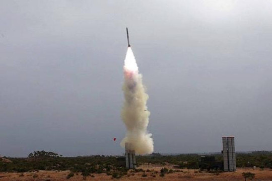 Triều Tiên bắn thử 3 tên lửa phòng không tầm xa