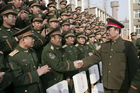 Hổ tướng Trung Quốc tham lam 'nuốt trọng' 12 tỉ USD tiền chạy hàm sĩ quan