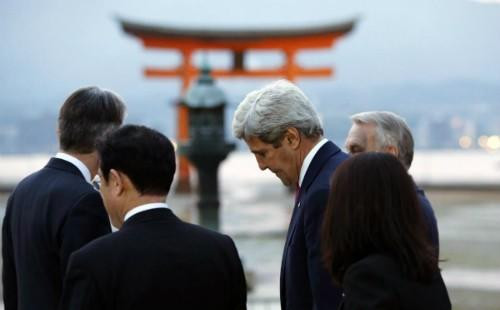 Ngoại trưởng John Kerry không xin lỗi khi đến đài tưởng niệm Hiroshima