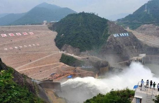 'Quả bom nước khổng lồ' trên sông Mê Kông đang đe dọa ĐBSCL