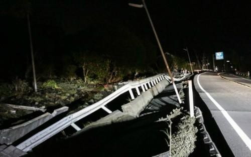 Động đất liên tục trong 2 ngày phá hủy miền nam Nhật Bản
