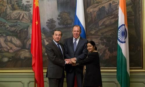 Trung Quốc cậy nhờ Nga trước nguy cơ bị quốc tế cô lập