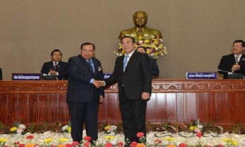 Lãnh đạo cao cấp của Việt Nam gửi điện mừng tân lãnh đạo của Lào