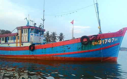 Tàu cá Quảng Nam bị 'tàu lạ' tấn công ở Hoàng Sa