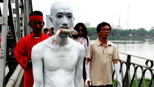 'Nỗi đau của những con cá' bị ngưng biểu diễn tại Huế