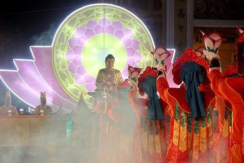 Ấn tượng lễ hội Quảng Chiếu của Phật giáo tại Festival Huế 2016