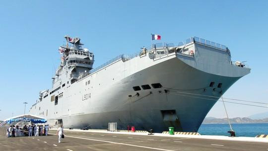 Cam Ranh đón tàu chiến khủng của Pháp đến huấn luyện