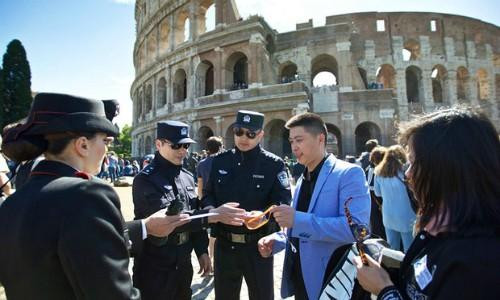 Cảnh sát Trung Quốc tới Ý tuần tra Rome và Milan
