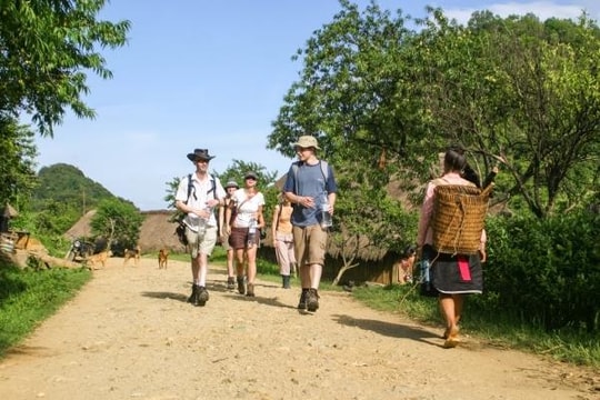 Đến Mai Châu Lodge trải nghiệm khám phá hang Mỏ Luông độc đáo