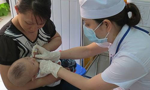 Bộ Y tế bất ngờ thông báo ngừng sử dụng vắc xin bại liệt dạng uống OPV