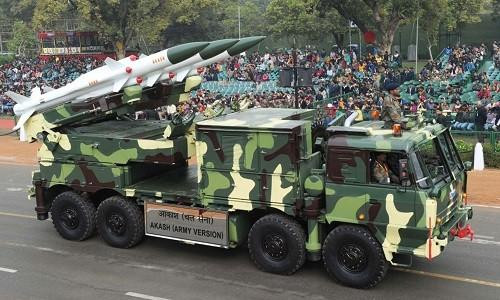 Quân đội Ấn Độ từ bỏ tên lửa 'cây nhà lá vườn'