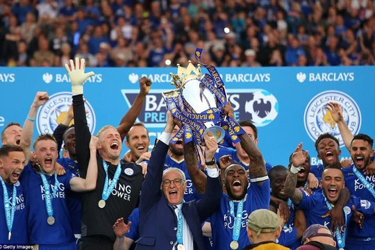 Lễ đăng quang lịch sử trong niềm hạnh phúc tuôn trào tại Leicester qua ảnh