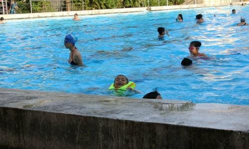 Sở GD&ĐT Hà Nội khuyến khích phụ huynh đưa con đi bơi dịp hè