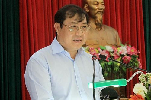 Chủ tịch Đà Nẵng phải ‘can thiệp’ khi người nhà đi làm giấy tờ