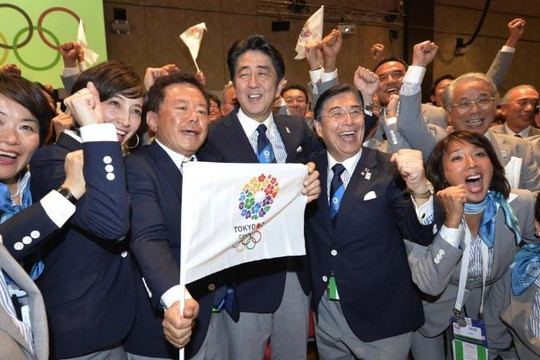 Thủ tướng Shinzo Abe yêu cầu điều tra cáo buộc Nhật mua phiếu đăng cai Olympic 