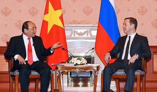 Thủ tướng Nguyễn Xuân Phúc hội đàm với Thủ tướng Nga Medvedev
