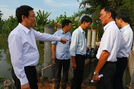 Phó Thủ tướng Vương Đình Huệ khảo sát hạn mặn ở Hậu Giang