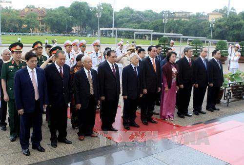 Lãnh đạo Đảng, Nhà nước vào lăng viếng Chủ tịch Hồ Chí Minh