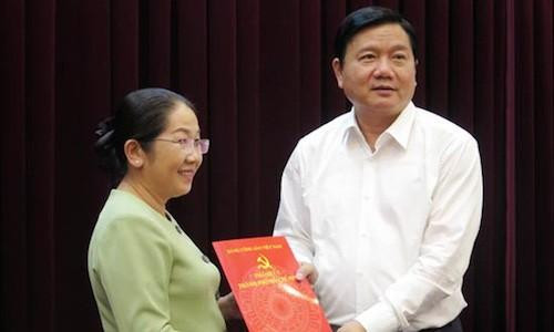 Bà Võ Thị Dung nhận quyết định giữ chức Phó bí thư TP.HCM