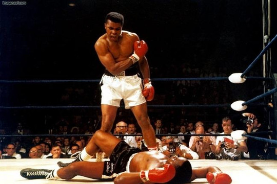 Huyền thoại Muhammad Ali qua đời, Mike Tyson chia buồn