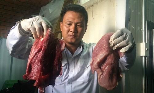 Choáng với công nghệ biến thịt heo bẩn thành thịt nhím, đà điểu giữa Sài Gòn