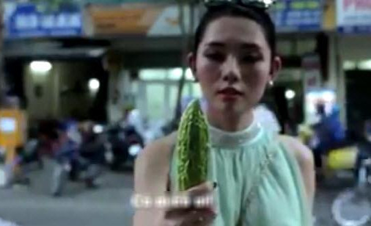 5 clip hot nhất ngày: Mỹ nữ Hà Nội mua mướp đắng hỏi có ngọt không
