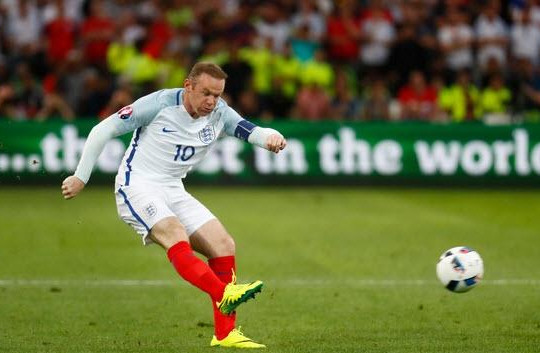 Huyền thoại Anh mách Hodgson cách dùng Rooney trận gặp Xứ Wales