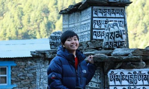 Cô gái Việt Nam bỏ chức vụ quản lý, học 9 năm trong tu viện Nepal