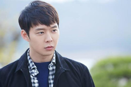 'Hoàng tử gác mái' Park Yoochun bị tố cáo lạm dụng tình dục 