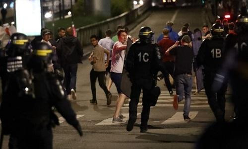 Hooligan náo loạn Euro 2016, Nga triệu tập đại sứ Pháp