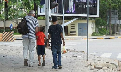 Một người Anh 77 tuổi bị Campuchia kết án vì tội ấu dâm